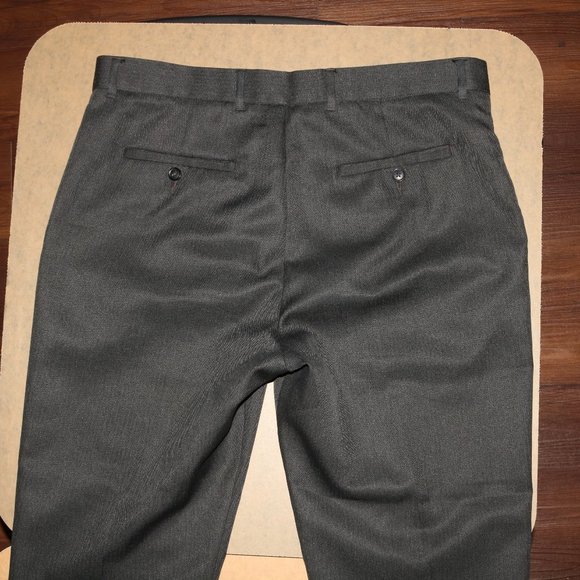 Perry Ellis Slim Fit Dress Pants - W35x31 Inseam - Picture 6 of 8